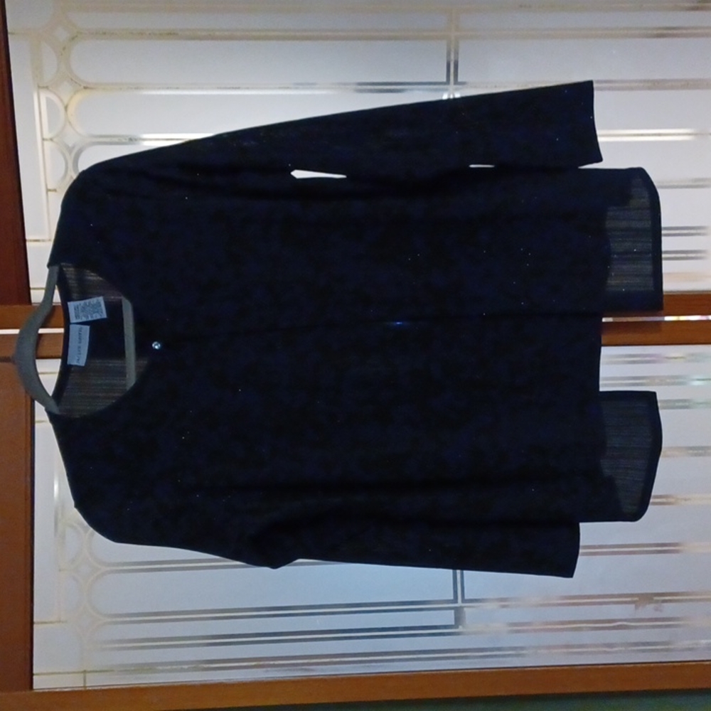 Jaclyn Smith, Medium, black